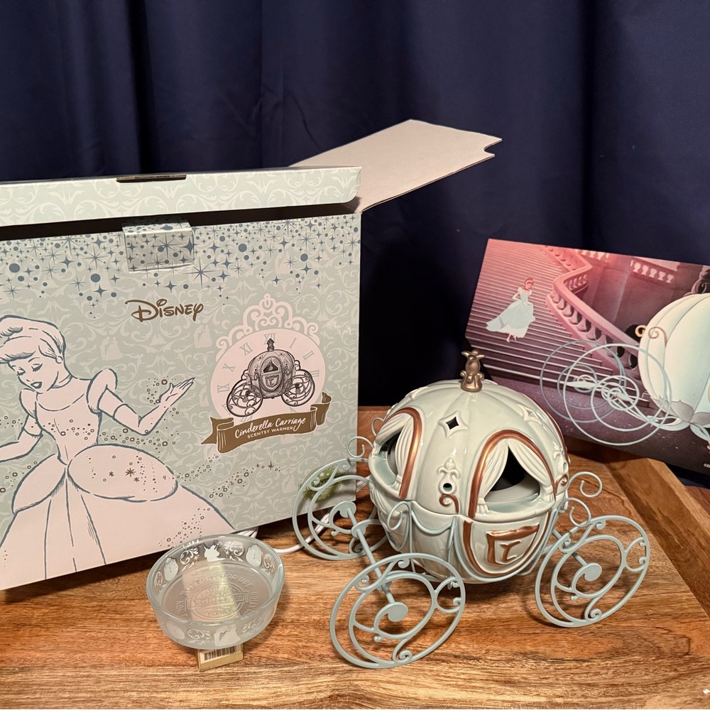 Disney Cinderella Carriage Figurine